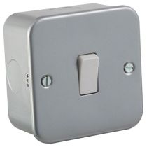 ML Knightsbridge M2000 Metal Clad Single Pole 1 Gang 2 Way Switch IP20 10A 230V